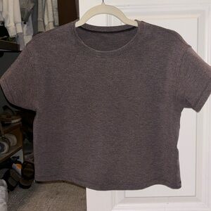 Lululemon cropped Tshirt